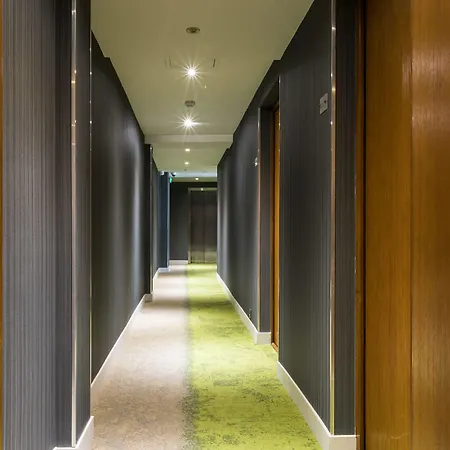 Madame Cadet Apart Otel 4*