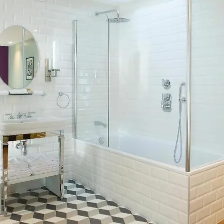 Madame Cadet 4* Paris