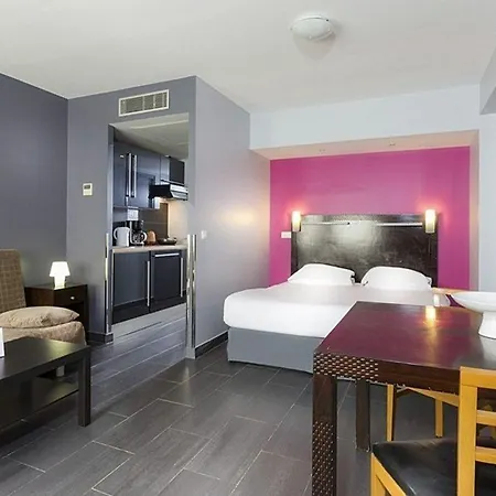 Aparthotel Cadet 4*