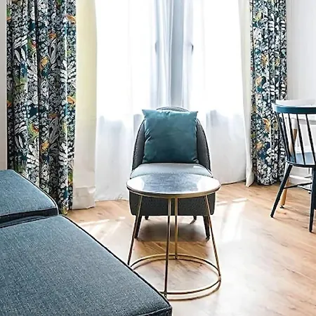 Aparthotel Cadet