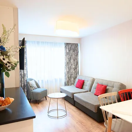Apartahotel Madame Cadet 4*
