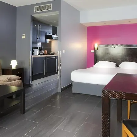 Aparthotel Cadet 4*