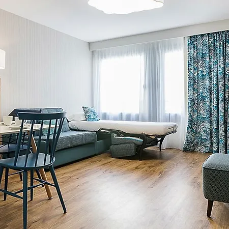 Aparthotel Cadet 4*