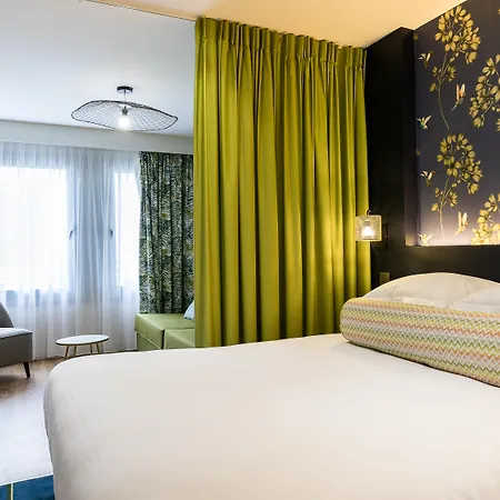 Apartahotel Cadet 4*